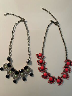 J Crew Costume Necklaces Jewelry Salmon and Blue Antique Gold Toned Adjustable